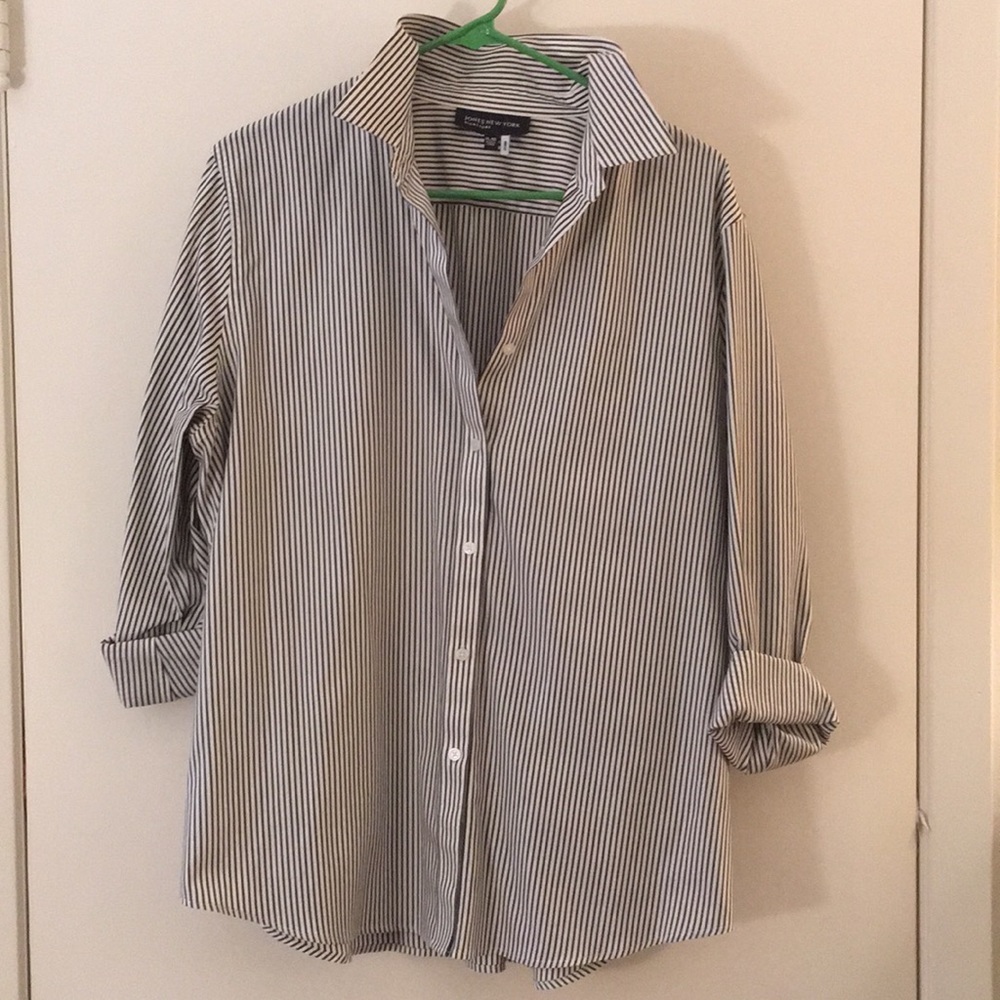 Crisp 100% cotton Jones NY charcoal white stripe